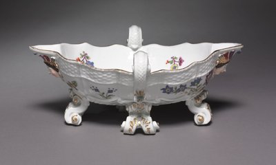 Saucière, fabriquée à la manufacture de porcelaine de Meissen, Allemagne, 1735-56 - German School