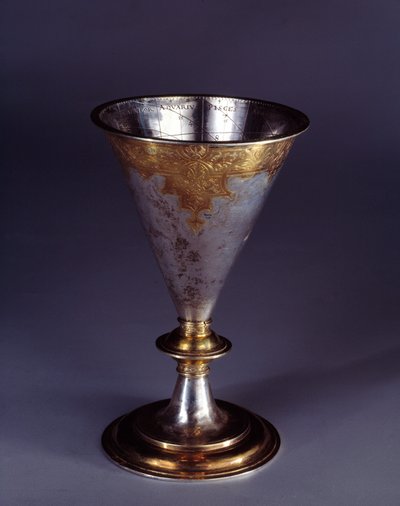 Instrument scientifique : cadran solaire en forme de calice en or et argent. École allemande. Fin XVIe début XVIIe siècle Enouen, musée de la Renaissance - German School