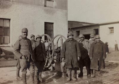 Album "Images de guerre II" : soldats italiens à Gradisca Sagrado, Gorizia, Italie - Gigliucci Gigliucci