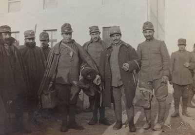 Album "Pictures of War II": soldats italiens à Gradisca Sagrado, Gorizia, Italie - Gigliucci Gigliucci