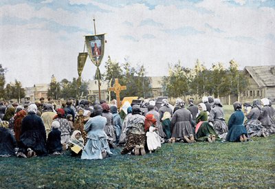 Une procession religieuse dans un village, Russie, vers 1890 - Gillot