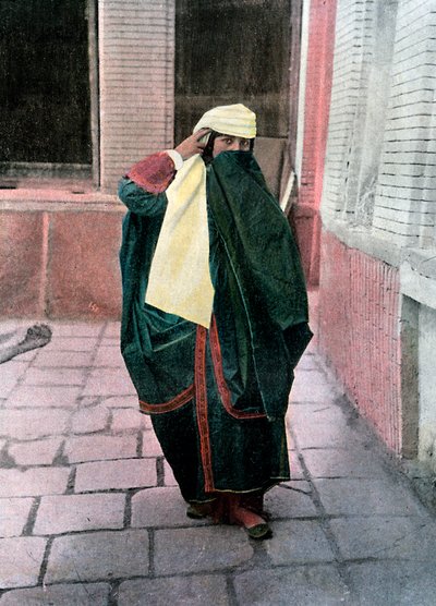 Femme persane en costume traditionnel - Gillot