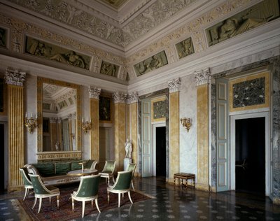 Hall central avec mobilier et décoration, Villa Melzi d