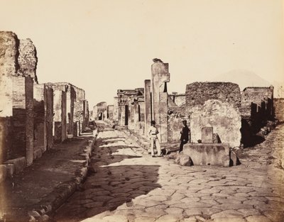 Strada di Sallustio, Pompei (Rue de Sallustio, Pompéi), c. 1870 (photo) - Giorgio Sommer