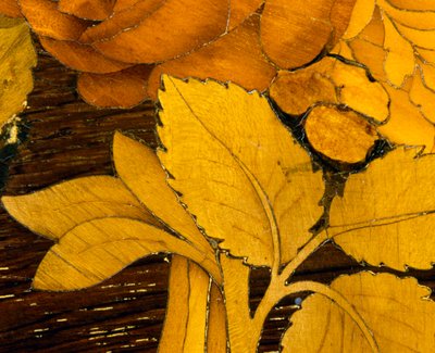 Feuilles, détail de la décoration en marqueterie d
