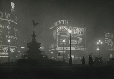 Piccadilly Circus années 1950 - Godfrey Macdominic