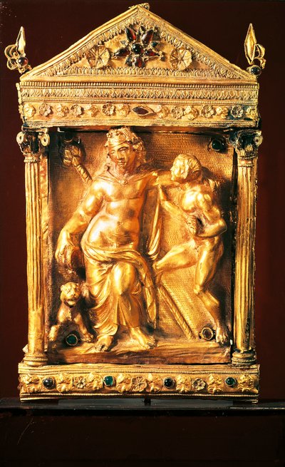 Naiskos avec Dionysos enivré et satyre, petit temple de style hellénistique avec grenats et émeraudes de Thessalie, IIe siècle av. J.-C. - Greek