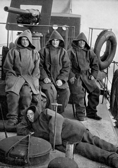Marins du destroyer de torpilles HMS Sturgeon, 1896 - Gregory and Co