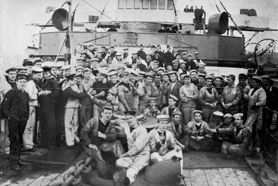 Mécaniciens dans la salle des machines à bord du HMS Majestic, 1896 - Gregory and Co