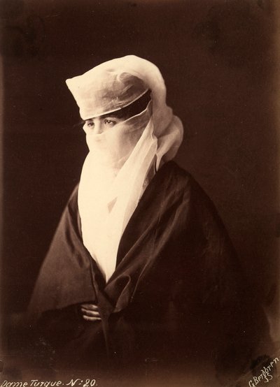 Femme turque avec son visage couvert par un chador - Guillaume Berggren