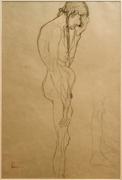 Vieille femme debout de profil vers la droite, étude de jambe - Gustav Klimt