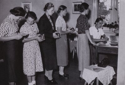 Jeunes femmes dans le Troisième Reich : Wir Arbeitsmaiden, Nous les jeunes travailleuses (photo n/b) - Gustav von Estorff