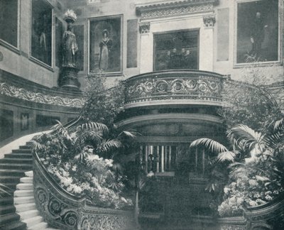 Le Grand Escalier du palais de Buckingham, vers 1899, 1901 - HN King