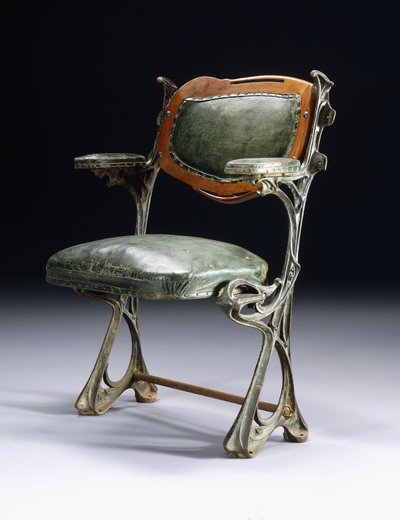 Une chaise en fer et bois conçue pour la salle de concert Humbert de Romans, Paris - Hector Guimard
