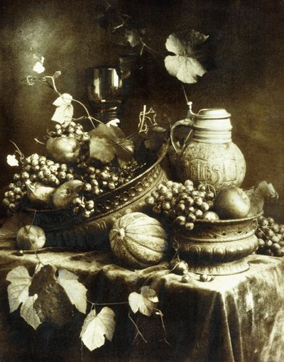 Nature morte aux fruits et à la poterie, c.1900 - Heinrich Kuhn