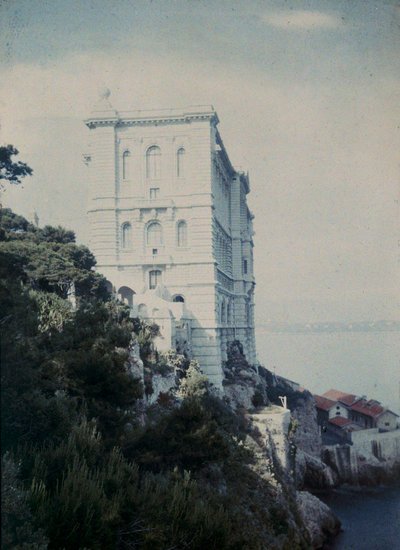 Élégant bâtiment fortifié sur le golfe de Monaco - Henri Chouanard