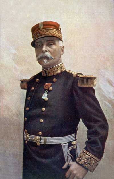 Général français Pau, commandant de l