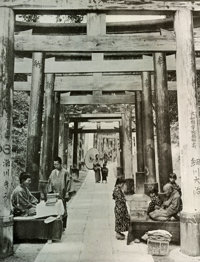 Une avenue de torii à Inari, 1910 - Herbert Ponting
