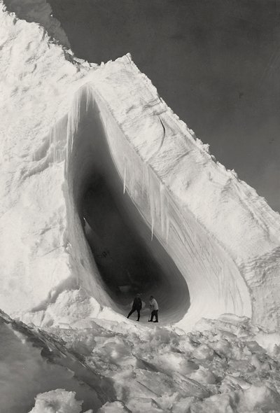 Grotte sculptée dans la glace - Herbert Ponting