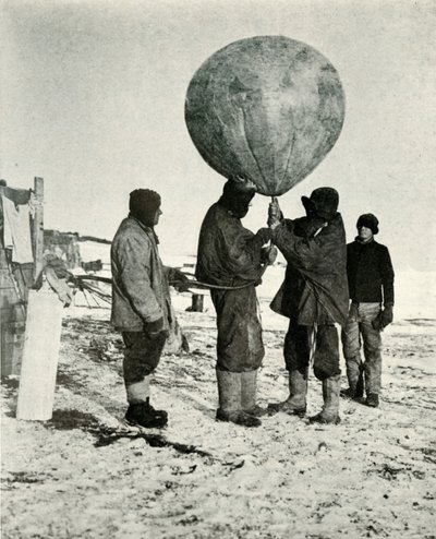 Dr. Simpson envoyant un ballon, 1911, 1913 - Herbert Ponting