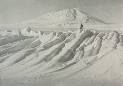 Mont Erebus sur un iceberg érodé par l