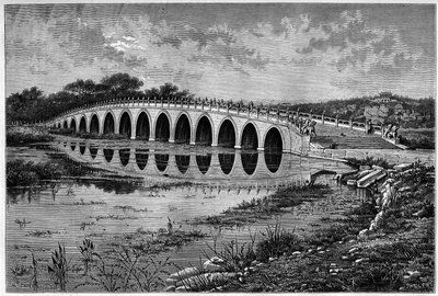 Pont à 17 arches sur le lac Kunming au Palais d