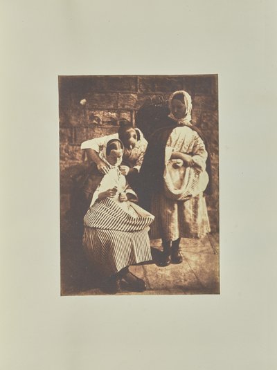 [Marion Finlay, Mme Margaret (Dryburgh) Lyall et Mme Grace (Finlay) Ramsay]. - Hill and Adamson