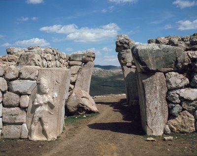 La porte du roi, avec bas-relief à gauche représentant le dieu de la guerre - Hittite Hittite