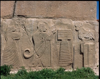 Vue de la base des reliefs de la Porte du Sphinx - Hittite Hittite