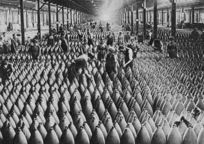 Une usine de munitions, Première Guerre mondiale, 1917-1938 - Horace Walter Nicholls