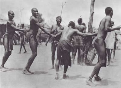 Afrique : Danse ronde Moru - Hugo Adolf Bernatzik