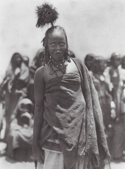 Afrique : Coiffe en plumes d