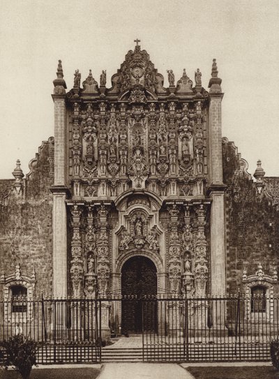 Mexique : Mexique, entrée du sanctuaire depuis le côté est de la cathédrale (photo n/b) - Hugo Brehme
