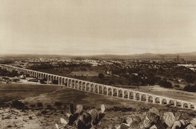 Mexique : Vue de Queretaro avec de vieilles conduites d