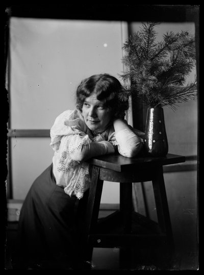 Anni Simberg au studio de Selkäranta - Hugo Simberg