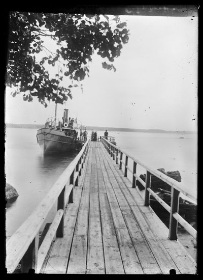 Pont de bateaux à Niemenlautaa - Hugo Simberg