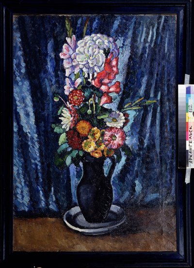 Bouquet de fleurs dans une cruche devant un fond bleu - Ilya Ivanovich Mashkov