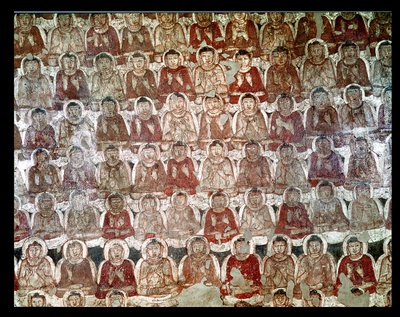 Une multitude de Bouddhas assis, de l