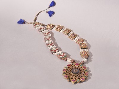 Collier (avec motif floral réversible), c.1870 - Indian School