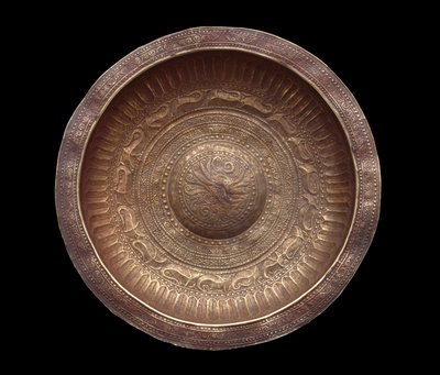 Plat pectoral cérémonial, peuples des Moluques - Indonesian School