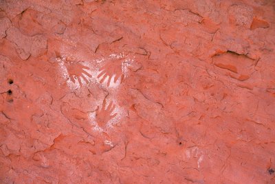 Art rupestre ancien des Anasazi, empreinte de main dans Grand Gulch, Utah - Ira Block