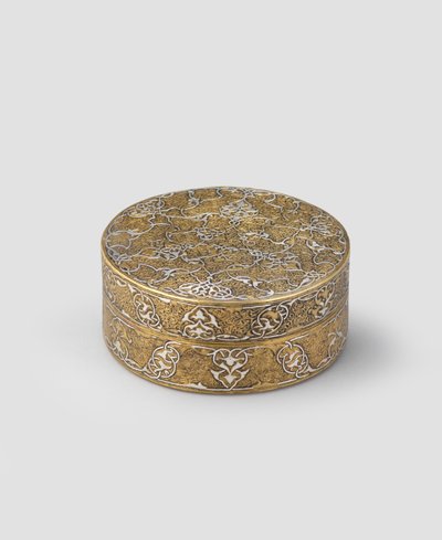 Boîte avec couvercle de forme cylindrique, en laiton gravé incrusté d