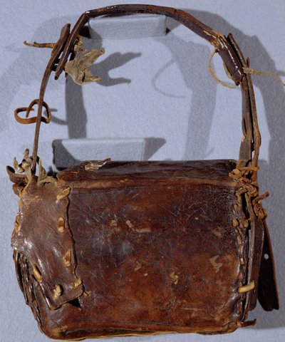 Le sac ou budget du Corpus Christi, vu de dos, irlandais, vers 1120-30 - Irish School