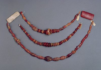 Trois colliers de perles de Hallstatt, Autriche, 700-500 av. J.-C. (ambre) - Iron Age