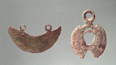 Deux rasoirs, du cimetière de Hallstatt - Iron Age