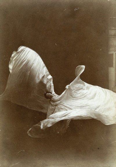 Loie Fuller dans La danse Blanche, 1897 - Isaiah West Taber
