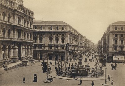 Naples : Piazza Della Borsa et Rettifilo Corso Umberto I - Italian Photographer