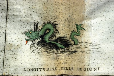 Un serpent de mer représenté dans les eaux de l