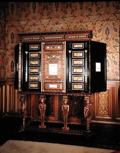 Cabinet offert à Marie Stuart (1542-87) et François II (1544-60) Dauphin de France comme cadeau de mariage - Italian School
