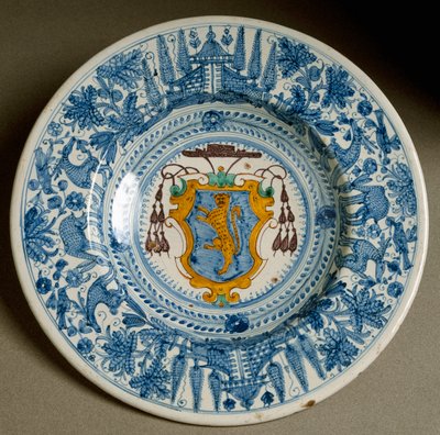 Armoiries cardinalices. Assiette en céramique produite à Deruta, Italie. Vers 1620. Florence, Museo Nazionale del Bargello - Italian School